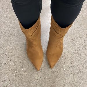 Meet your Posher, Lizzie